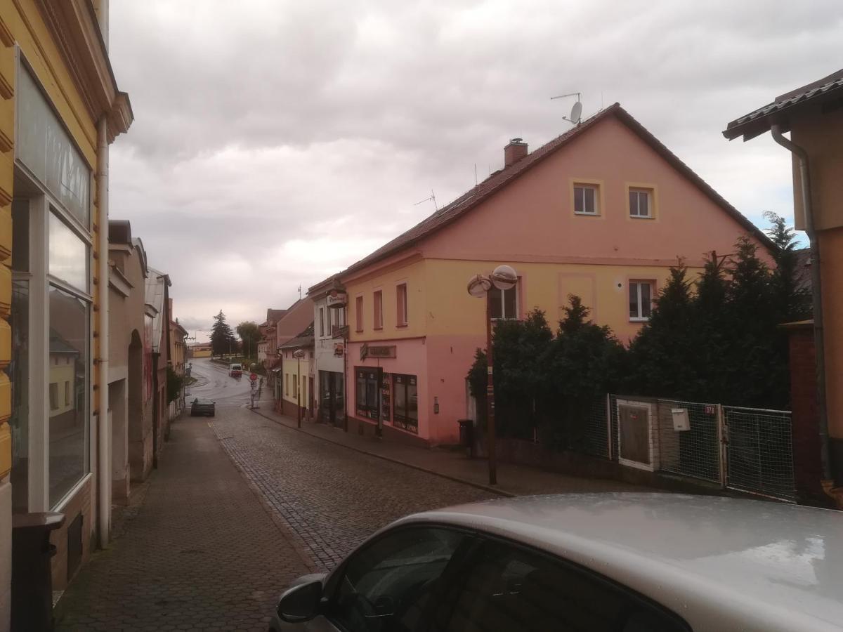 Apartmany Pod Baruncinou Skolou Ceska Skalice Exterior photo