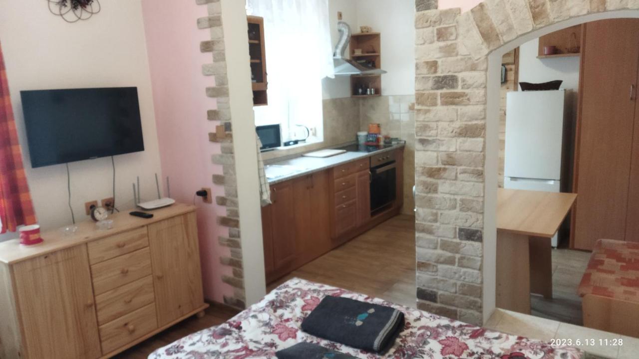 Apartmany Pod Baruncinou Skolou Ceska Skalice Exterior photo